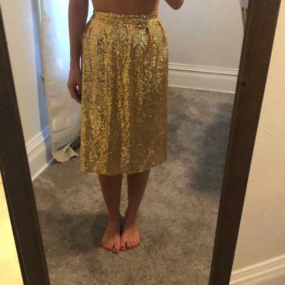 Dresses & Skirts - Gold sequin midi skirt